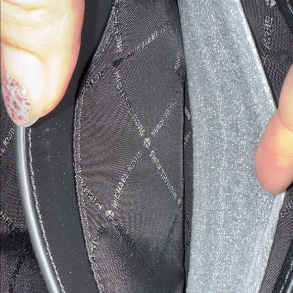 Michael Kors Black Leather Jet Set Travel Crossbody Bag - Picture 6 of 11